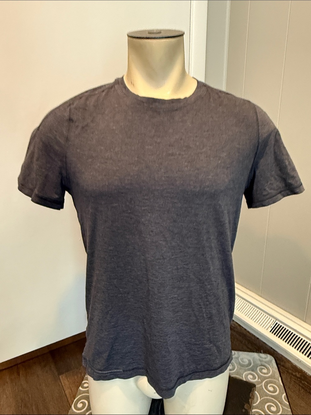 E lululemon athletica Men's Short Sleeve Crew Tee - Charcoal